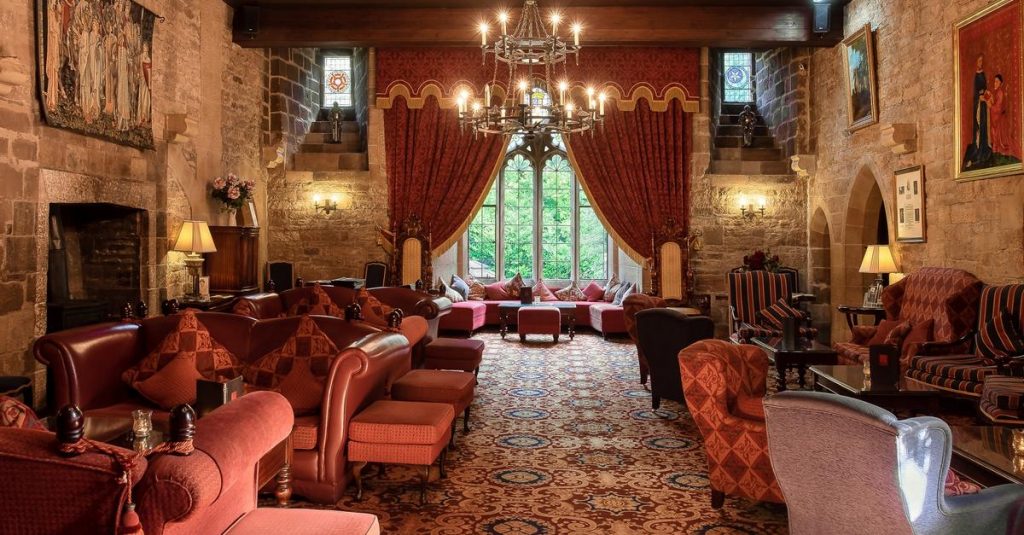 Architettura vintage Langley Castle Hotel in Gran Bretagna