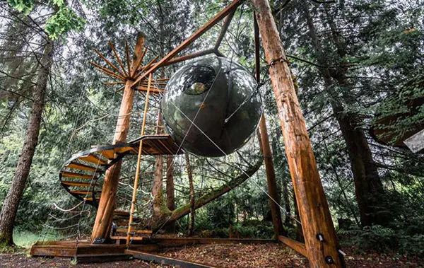 Canada sphere lodge